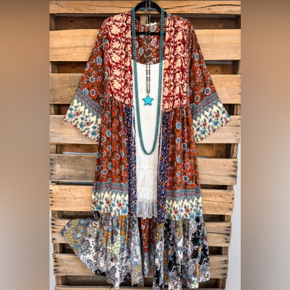 BLUE VELVET Boutique Bohemian Floral Patchwork Duster Size L NWT